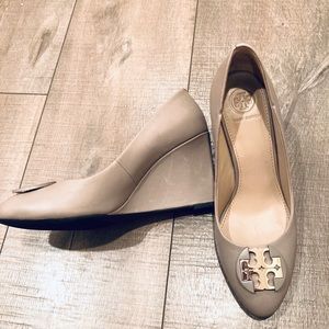 Tory Burch Wedge Pumps Heels 7.5